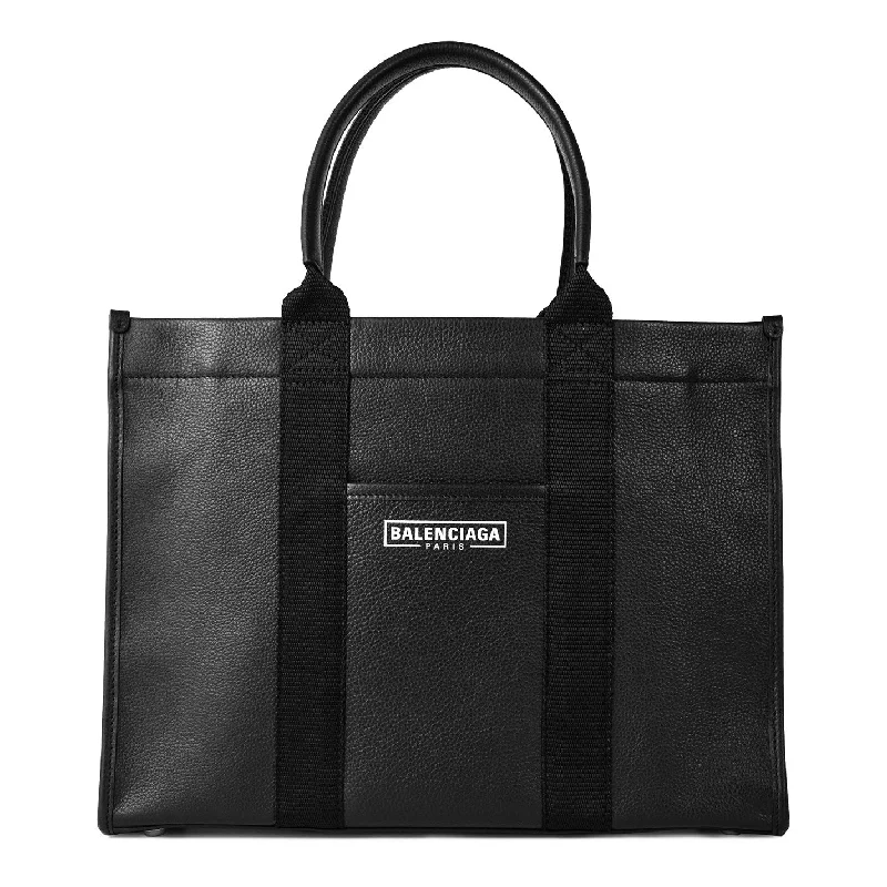 Chic And Clearance-Priced Tote Bags HARDWARE LARGE TOTE BAG Stylish Totes, Special Discounts Chic And Clearance-Priced Tote Bags HARDWARE LARGE TOTE BAG Stylish Totes, Special Discounts