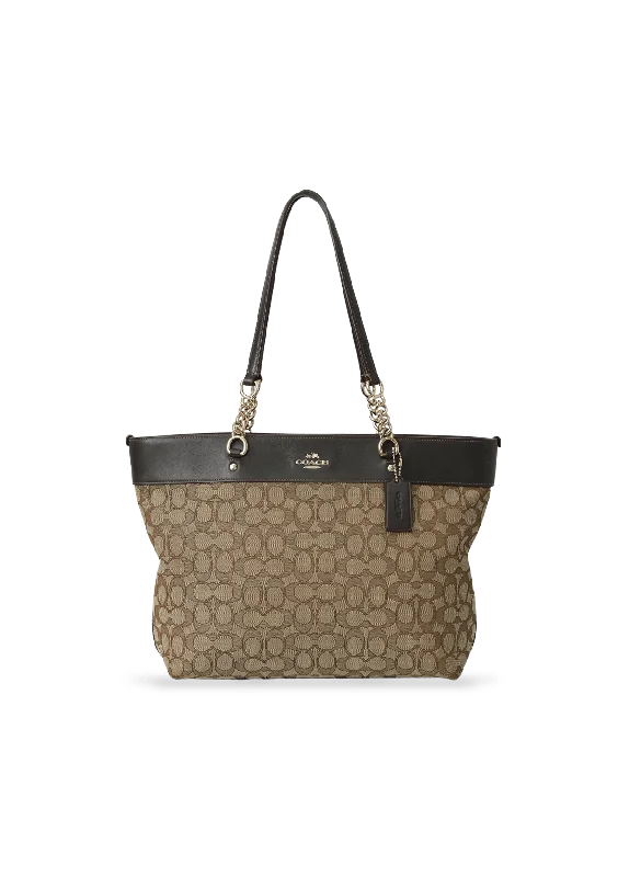 Lightweight And Affordable Bags SIGNATURE CHAIN LINK TOTE The Best Handbag Deals Are Available Now Lightweight And Affordable Bags SIGNATURE CHAIN LINK TOTE The Best Handbag Deals Are Available Now