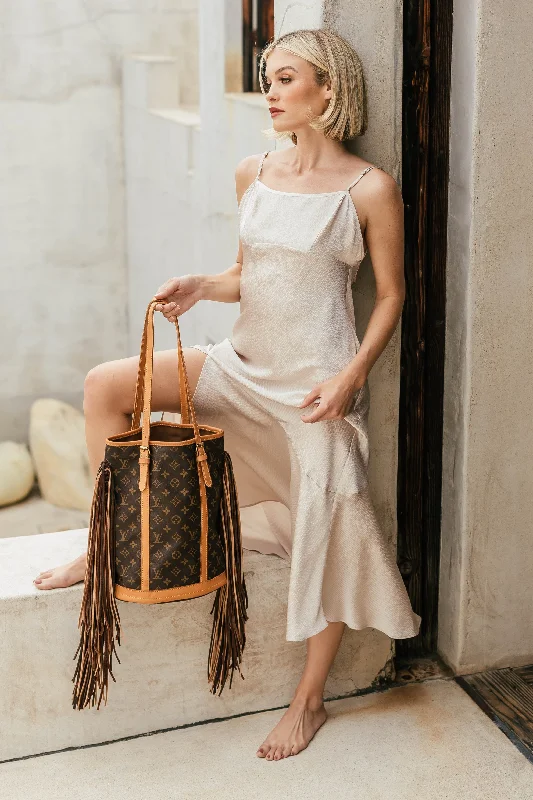 Versatile Bags That Suit Any Outfit Or Event French Tote Elegant Bags With Limited Stock Available Versatile Bags That Suit Any Outfit Or Event French Tote Elegant Bags With Limited Stock Available