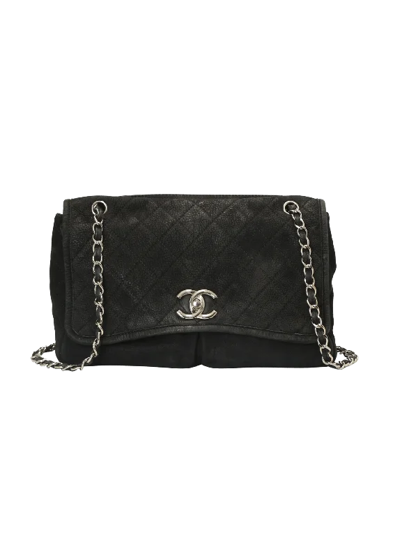 Casual Chic Deals MEDIUM CLASSIC SINGLE FLAP SUEDE Luxury Totes At The Lowest Prices Of The Season Casual Chic Deals MEDIUM CLASSIC SINGLE FLAP SUEDE Luxury Totes At The Lowest Prices Of The Season