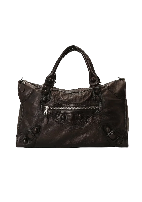 Seasonal Clearance Bags For Summer, Winter, Etc. GIANT 21 COVERED BROGUES WORK BAG Grab Your Favorite Handbags At Discounted Prices Seasonal Clearance Bags For Summer, Winter, Etc. GIANT 21 COVERED BROGUES WORK BAG Grab Your Favorite Handbags At Discounted Prices