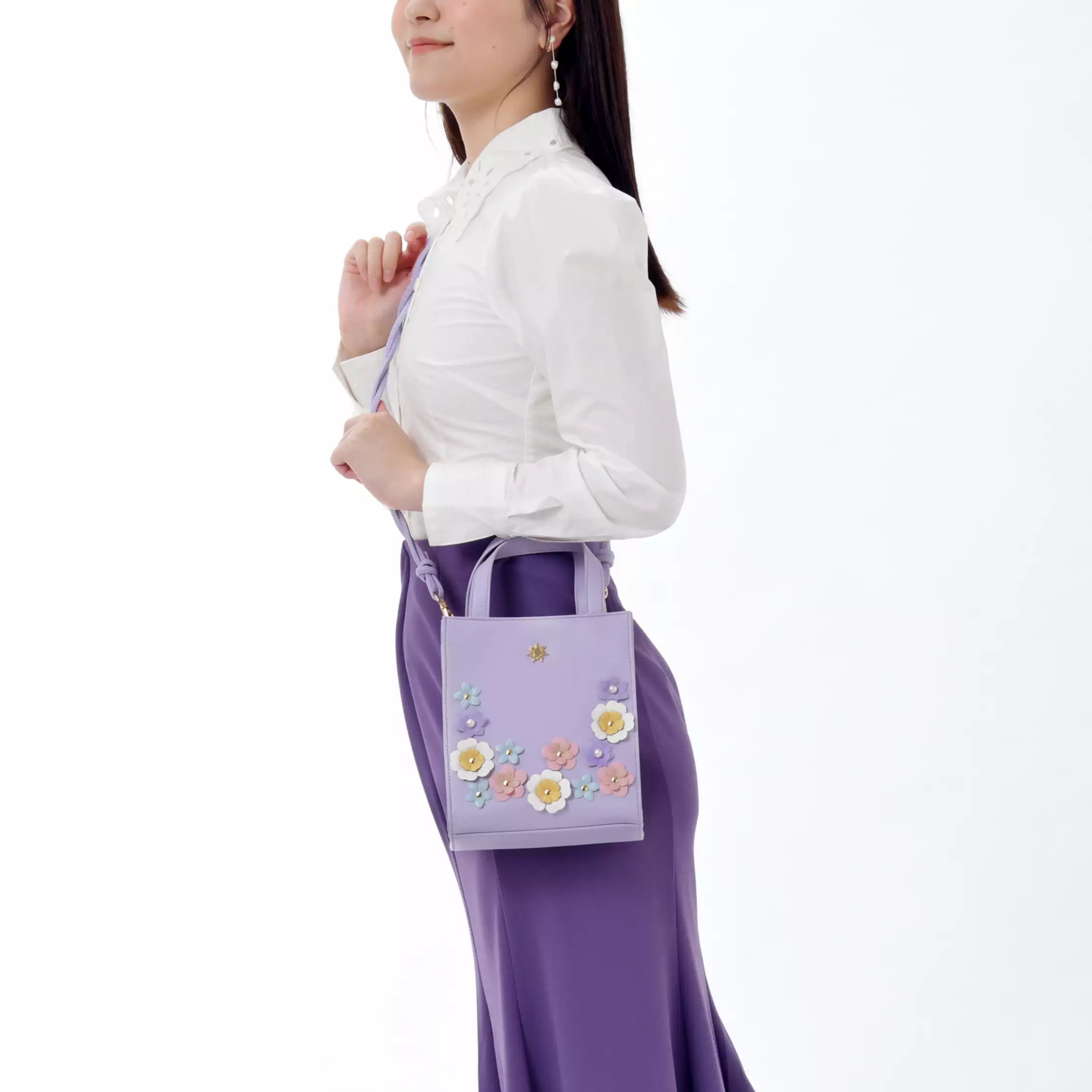 Compact Bags For Minimalist Travelers JDS - Feel Like Rapunzel " Collection x Rapunzel 2 Ways Shoulder Bag (Release Date: Apr 9) Exclusive Discounts On Stylish Handbags Compact Bags For Minimalist Travelers JDS - Feel Like Rapunzel " Collection x Rapunzel 2 Ways Shoulder Bag (Release Date: Apr 9) Exclusive Discounts On Stylish Handbags