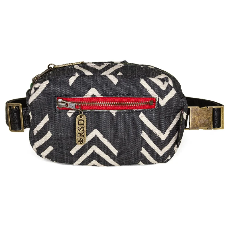 Chic And Edgy Jane: Black Spearhead Sleek And Stylish Handbags At Lower Prices