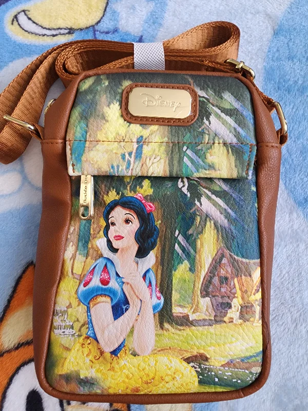 High-Quality Bags Disney Snow White and Dopey Crossbody Bag Grab Your Favorite Handbags For Less High-Quality Bags Disney Snow White and Dopey Crossbody Bag Grab Your Favorite Handbags For Less
