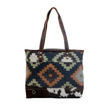 Go Trendy Tote Bag Fashion Bags With Huge Discounts