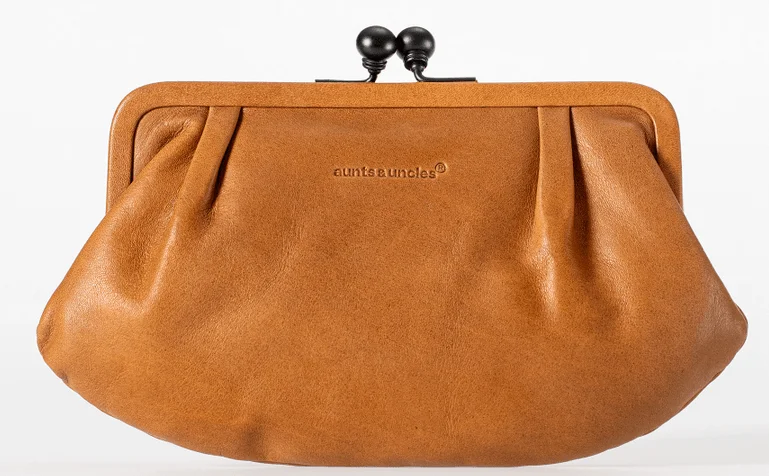 Classic Chic Deals Aunts & Uncles Grandmas Luxury Club Rose Clutch Must-Have Bags With Big Savings Classic Chic Deals Aunts & Uncles Grandmas Luxury Club Rose Clutch Must-Have Bags With Big Savings