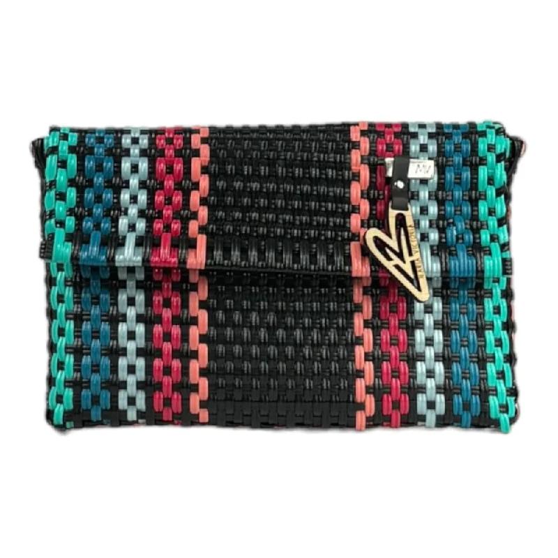 Evening Elegance Maria Victoria | Blaze DI | Upcycled, Handwoven, Clutch Best-Selling Bags Now At Exclusive Promotional Prices Evening Elegance Maria Victoria | Blaze DI | Upcycled, Handwoven, Clutch Best-Selling Bags Now At Exclusive Promotional Prices