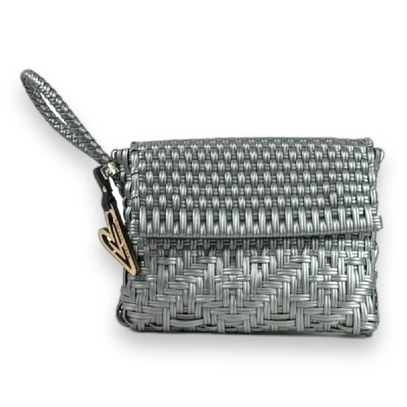 Trendy Street Style Maria Victoria | Glow Silver CA | Upcycled, Handwoven, Wristlet Luxury Bags, Budget Prices Trendy Street Style Maria Victoria | Glow Silver CA | Upcycled, Handwoven, Wristlet Luxury Bags, Budget Prices