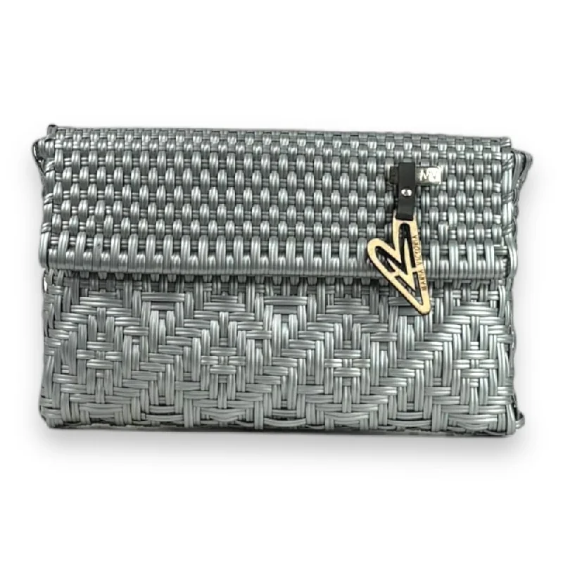Chic Trends Unveiled Maria Victoria | Glow Silver DI | Upcycled, Handwoven, Clutch Grab Stylish Bags Before They Sell Out Chic Trends Unveiled Maria Victoria | Glow Silver DI | Upcycled, Handwoven, Clutch Grab Stylish Bags Before They Sell Out