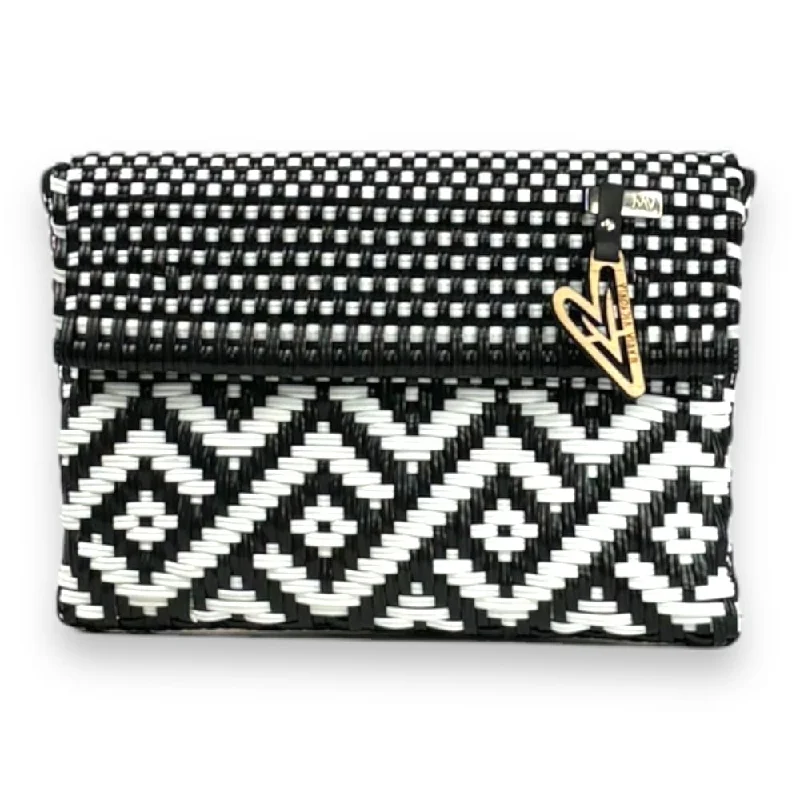 Timeless Elegance Redefined Maria Victoria | Nova BW DI | Upcycled, Handwoven, Clutch Premium Quality Bags At Affordable Prices Timeless Elegance Redefined Maria Victoria | Nova BW DI | Upcycled, Handwoven, Clutch Premium Quality Bags At Affordable Prices