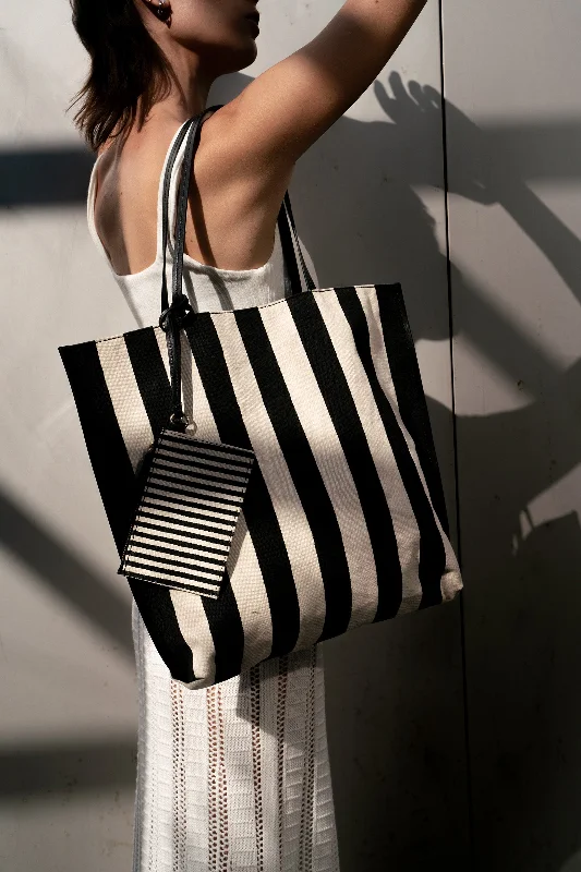 Trendy Bags For Sales SAINT-MARTIN Tote Bag Premium Handbags With A Touch Of Elegance Trendy Bags For Sales SAINT-MARTIN Tote Bag Premium Handbags With A Touch Of Elegance