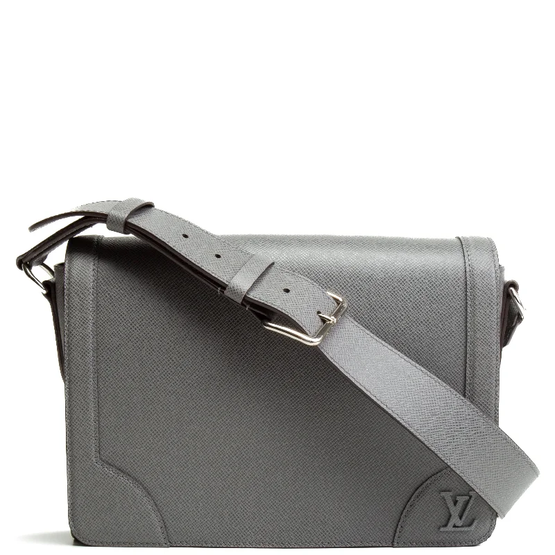 LOUIS VUITTON Taiga New Flap Messenger - Gris Must-Have Bags At Irresistible Discounts LOUIS VUITTON Taiga New Flap Messenger - Gris Must-Have Bags At Irresistible Discounts